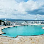 Seaclusion Vacation Pomos